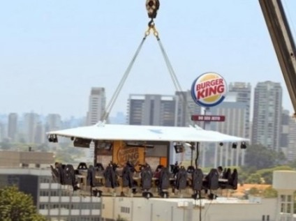 Burger King vai às alturas ativar novo sanduíche