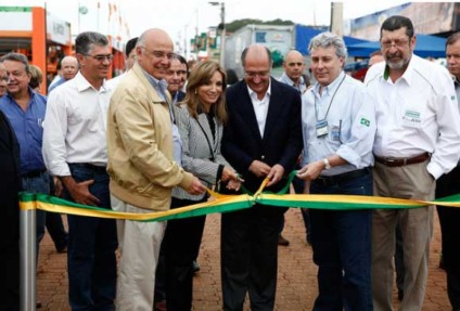 Eficiência do gigantismo na Agrishow 2011