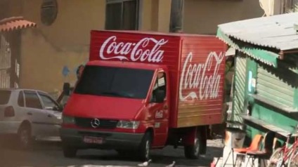 Coca-Cola leva vending machine gigante ao RJ
