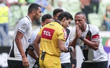 TCL ativa marca em transmissões de futebol da Transamérica