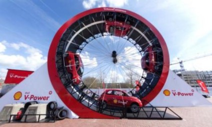 Shell e Fiat levam looping à feira para ativar marcas