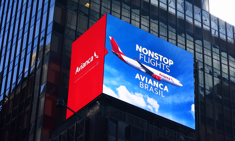 Avianca Brasil estampa paineis luminosos da Times Square