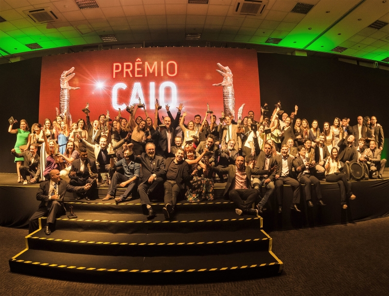 Sem crise e com criatividade: agências se destacam e recebem o Prêmio Caio em noite de celebração