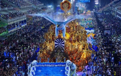Escolas de samba do Rio protestam contra corte de recursos para o carnaval