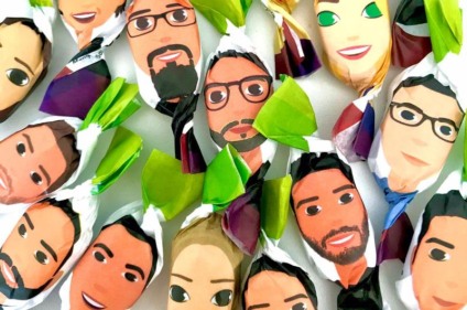 Jurados de prêmio viram 'balinhas' em evento promovido pelo SBT