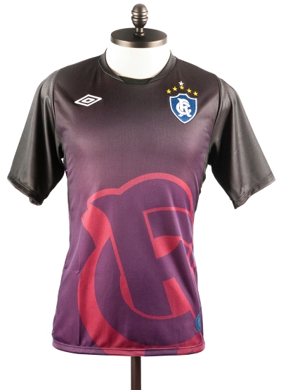Umbro lança camisa do Remo em homenagem à torcida