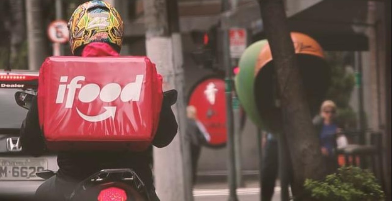 As competições de skate atraiu a atenção do público jovem.