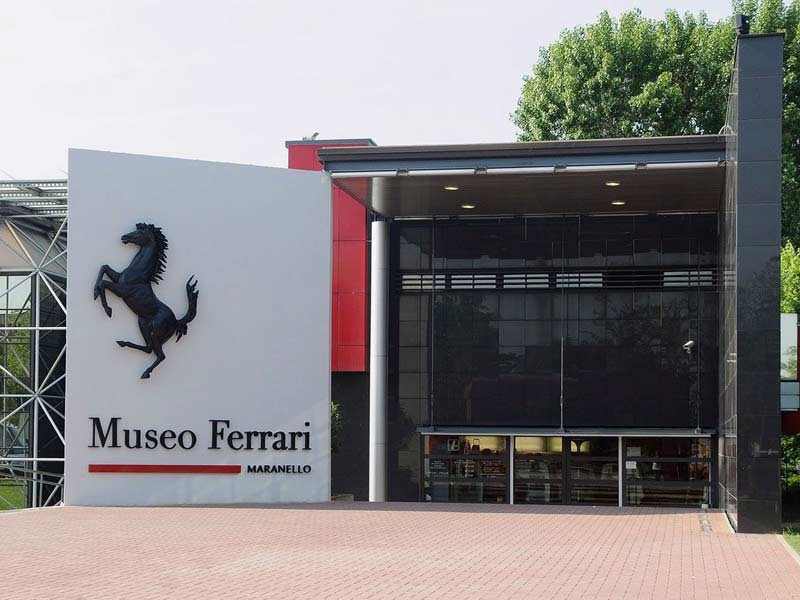 Shoppings administrados pela AD levam clientes ao Museu Ferrari