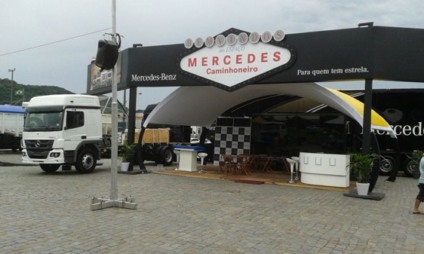 Mercedes-Benz faz test-drive na Santa Rosa Truck Show
