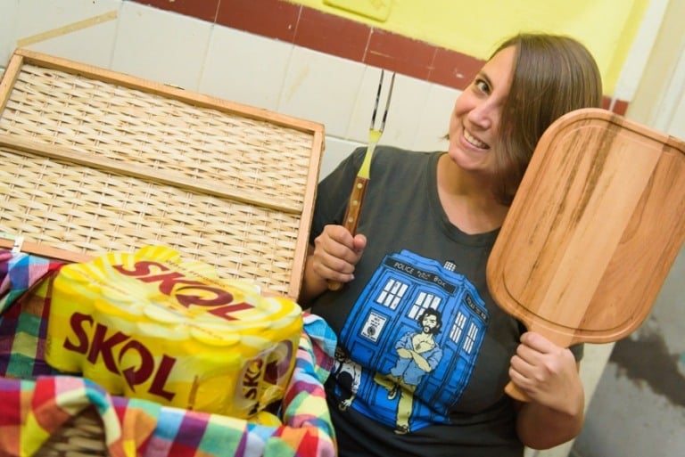 SKOL surpreende consumidora com visita especial