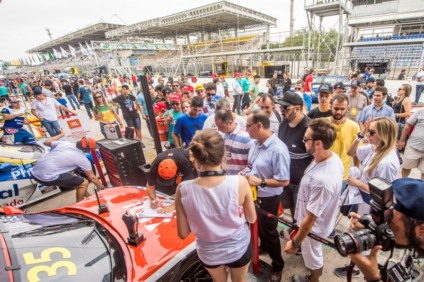 JBL transforma Stock Car em uma grande balada