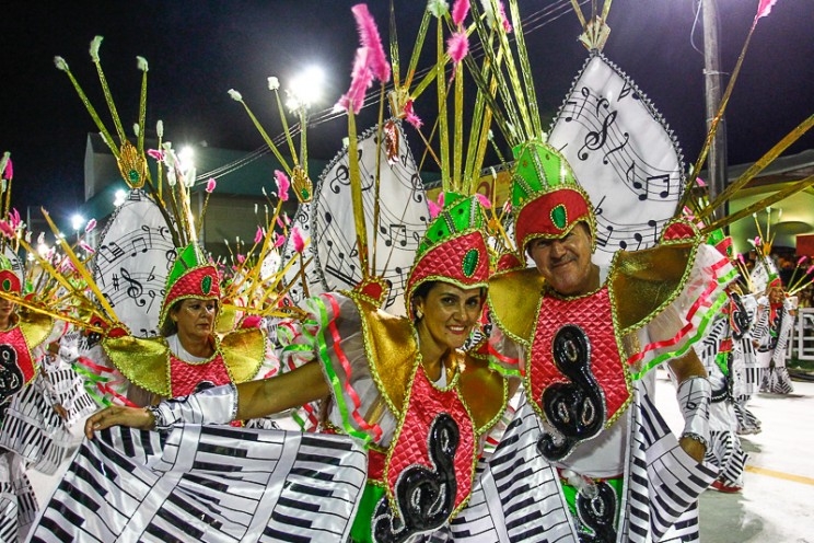 Promoção vai dar fantasias para o desfile das escolas de samba de Florianópolis