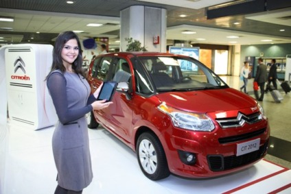 Citroën C3 Picasso é atração no Aeroporto de Congonhas