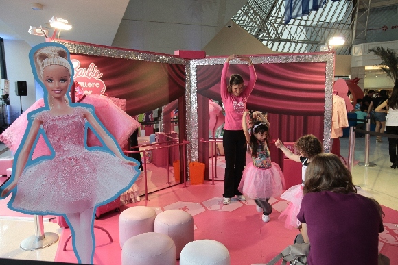 Barbie e Hot Wheels agitam as férias no Praia de Belas
