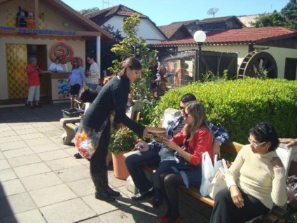 DEZ e Four Play ativam Alphaville Gramado com blitz