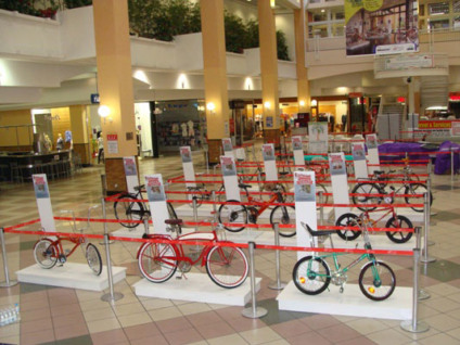 Center D faz exposição de bicicletas antigas