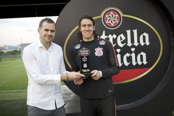 Estrella Galicia premia jogadores do Corinthians