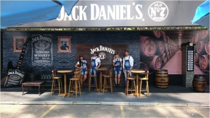 Agência MAK realiza ativação Jack Daniel's em festa carioca