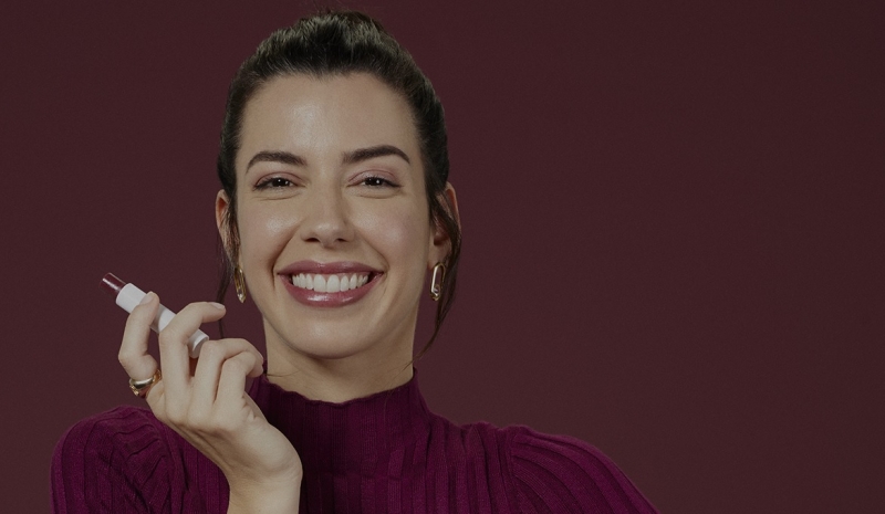 Camila Coutinho estrela campanha da Nivea