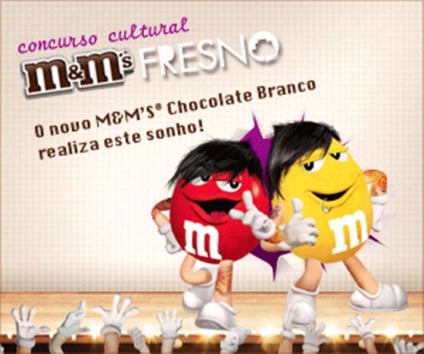 No clipe da Fresno com o M&M's Branco 