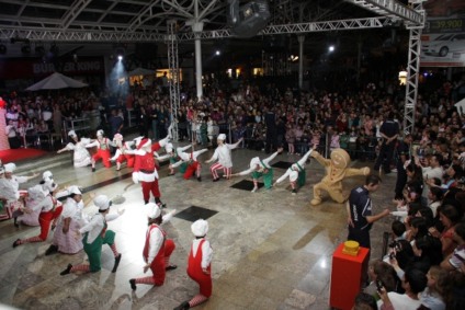 Estação dá início ao Natal com a chegada do Papai Noel