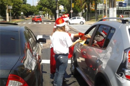 Gaston e Beira Rio invadem os semáforos em POA