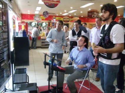 Soltando a voz na promo da Select e Hungry Tiger