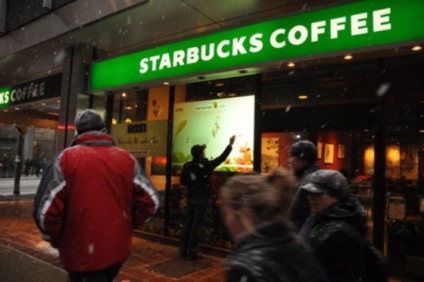 Starbucks com vitrinas interativas no Canadá