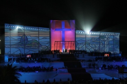 Infoview fez Copacabana rezar em tempo real com o Papa
