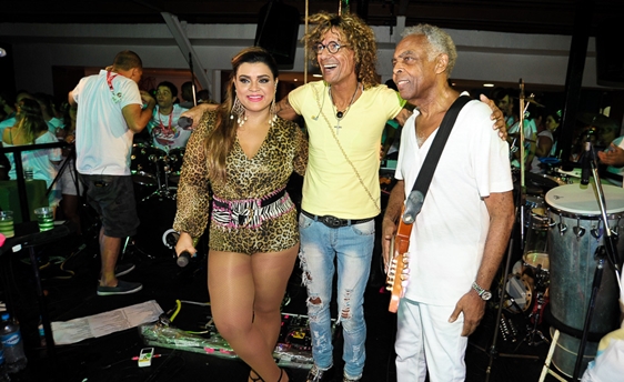 Luiz Caldas entre Preta e Gilberto Gil