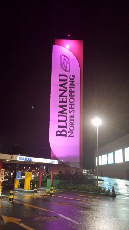 Neumarkt e Norte Shopping mudam cor da iluminação