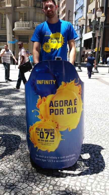 TIM divulga o Plano Infinity nas ruas do Sul do Brasil 