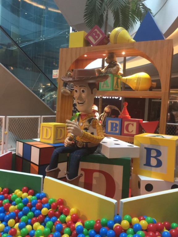 Mar de Bolinhas com bonecos gigantes do Toy Story invade Belo Horizonte Mar de Bolinhas com bonecos gigantes do Toy Story invade Belo Horizonte
