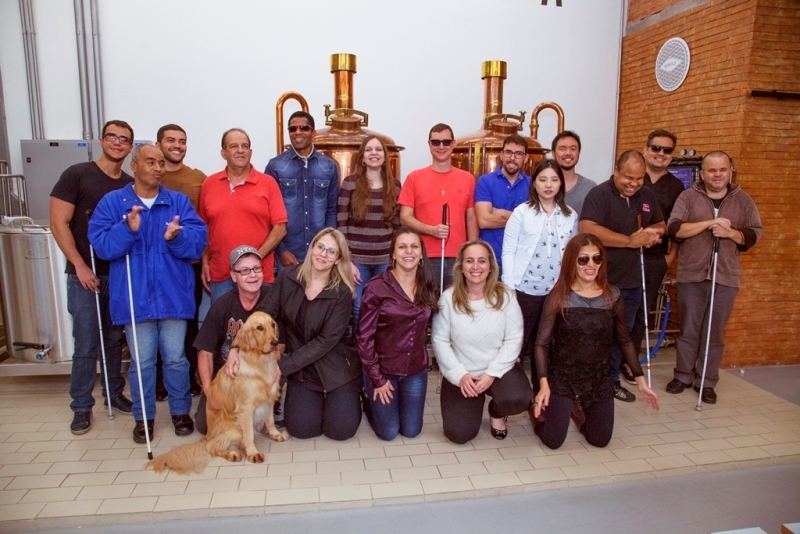 Brahma Extra realiza curso de sommelier para deficientes visuais Brahma Extra realiza curso de sommelier para deficientes visuais