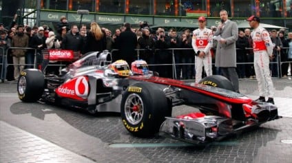 McLaren com interatividade em car reveal