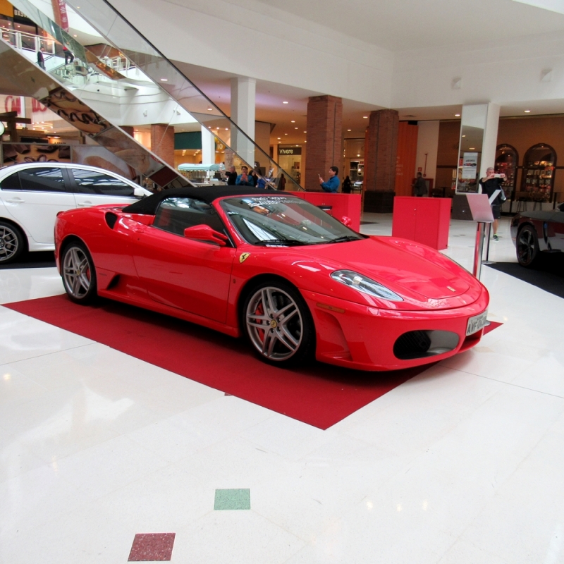 Exposição ‘Super Carros’ chega ao Praia de Belas Shopping