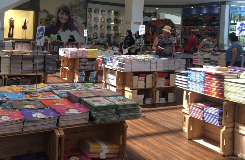 Feira do livro no Canoas Shopping