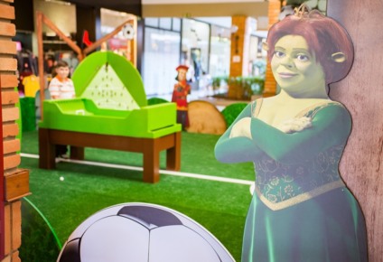 Parque temático do Shrek chega a Itu em clima de Copa do Mundo