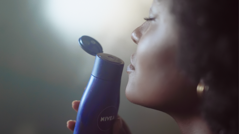 Nivea fala sobre diferentes formas de cuidado