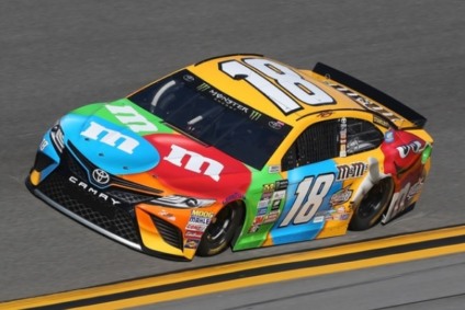 Nascar renova patrocínio com marca de chocolates Mars