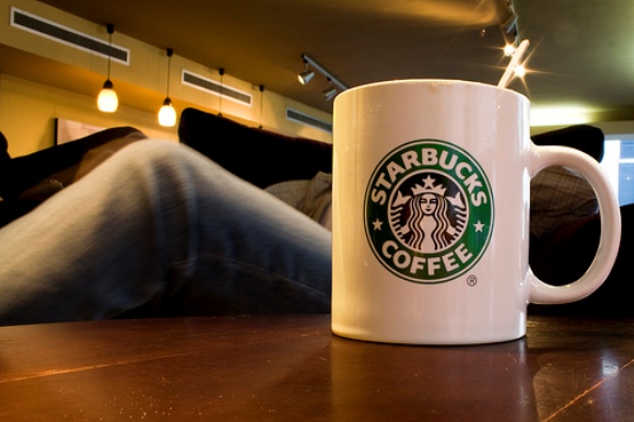 Starbucks anuncia fim das embalagens descartáveis