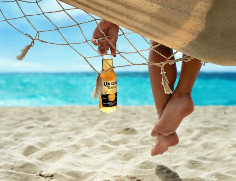 Corona vai escolher um sortudo na promoção "Corona Summer Trip"