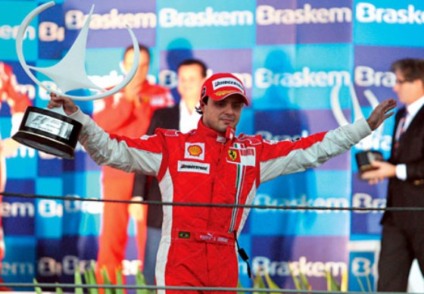 Braskem faz troféu de F1 durante a corrida