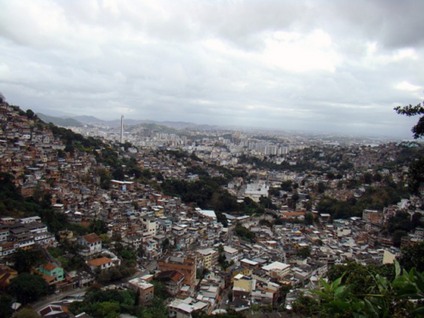 Britânicos realizam evento no Morro dos Prazeres 