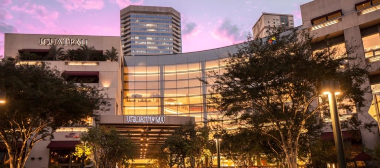 Em parceria com o grupo Alpha Mães Iguatemi Alphaville promove exposição "São seus olhos"