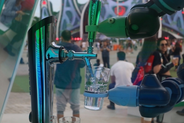 Heineken e ABB apresentam o robô YuMi no Rock in Rio