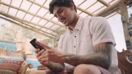 Gabriel Medina conquista Bradesco e protagoniza campanha