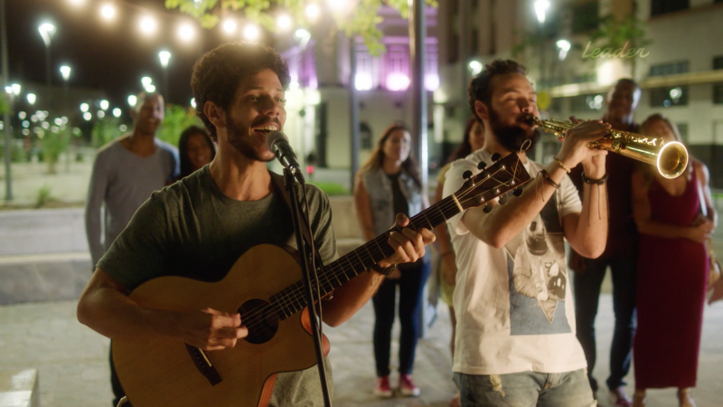 Leader usa a música para espalhar a magia do Natal