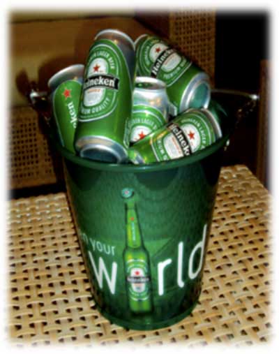Átomo promove ação de sampling para Heineken