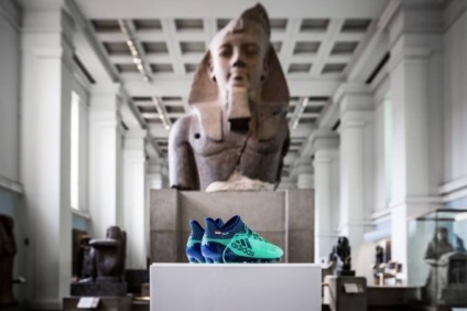 Adidas leva chuteira de Mo Salah ao British Museum
